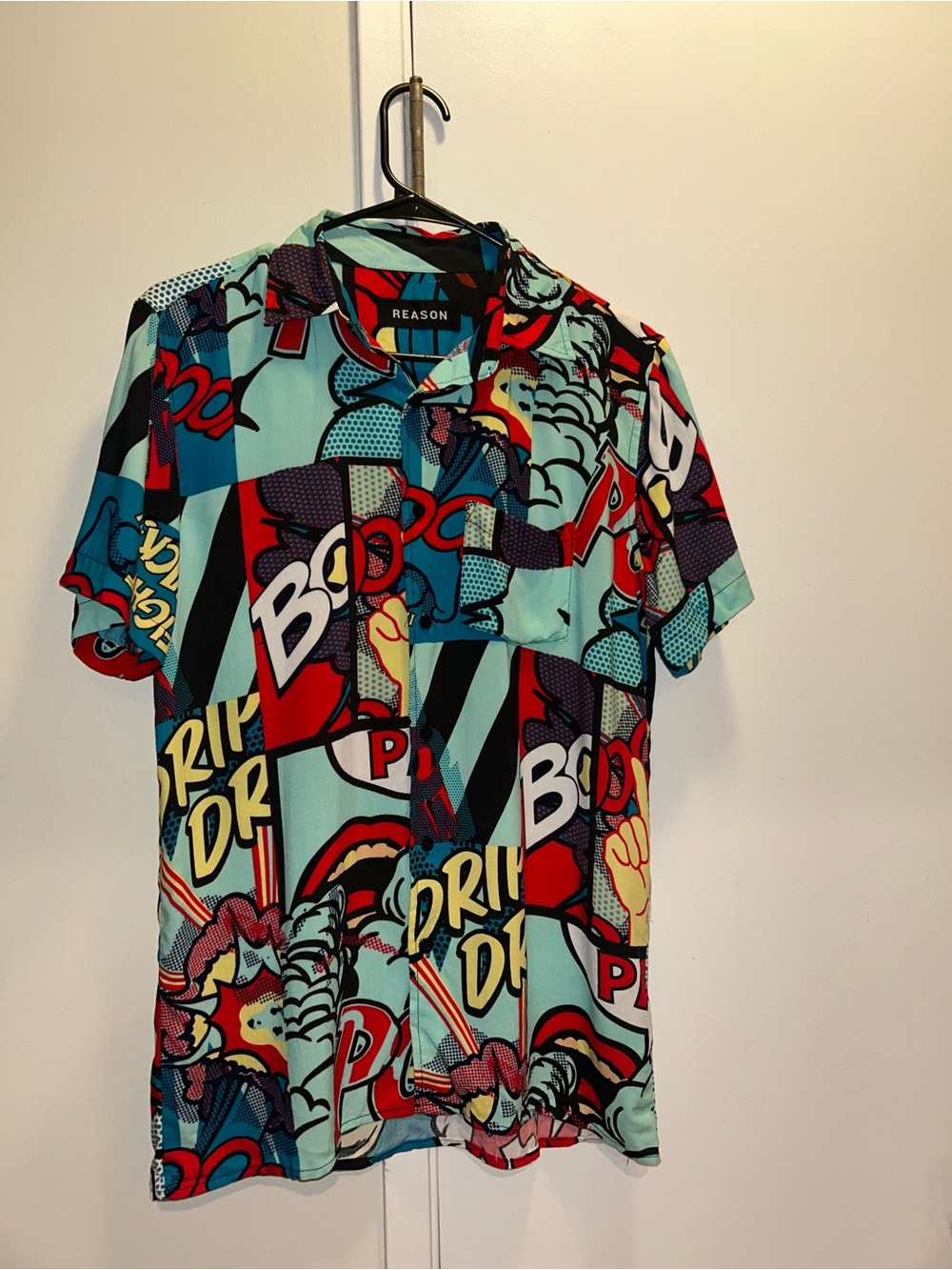 Reason Men's Aqua Pop Art Short Sleeve Button-Up Shirt